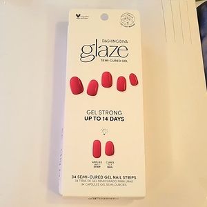 NWT Dashing Diva "Raspberry Pink" glaze Semi-Cured Gel Nail Strips - New, Unope…